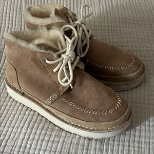 Women’s size 8 Ugg booties